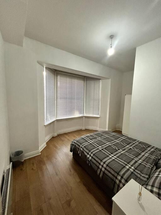 Leicester Spacious Flat With Free Parking Eksteriør bilde