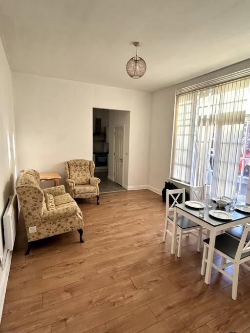 Leicester Spacious Flat With Free Parking Eksteriør bilde